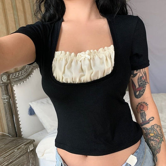 Black Y2K Short Sleeve Crop Top with White Harajuku Collar Detail