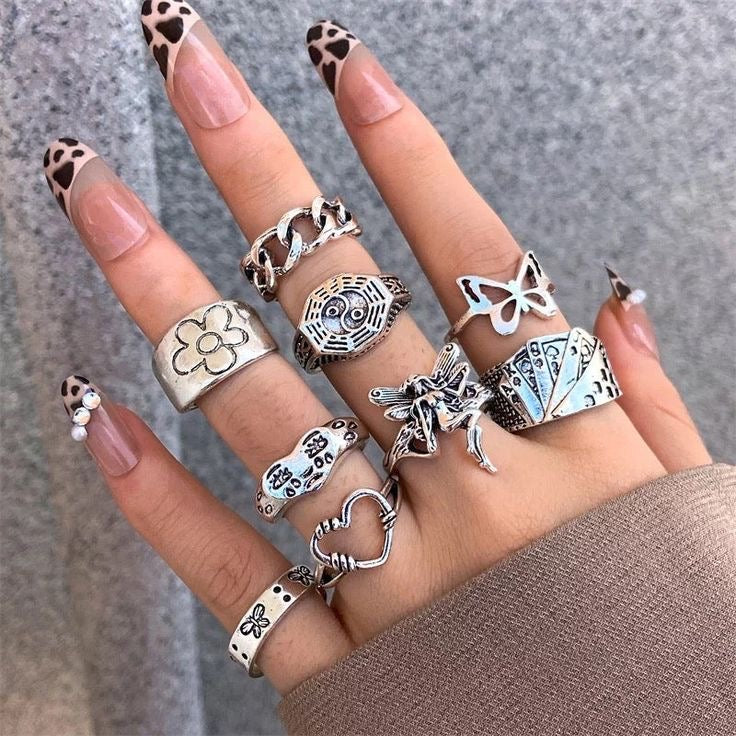 Aesthetic rings